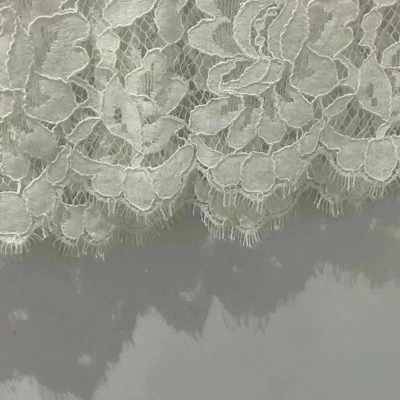 Set made in Europe white sleeveless lace women’s top size 12 - Picture 4 of 7